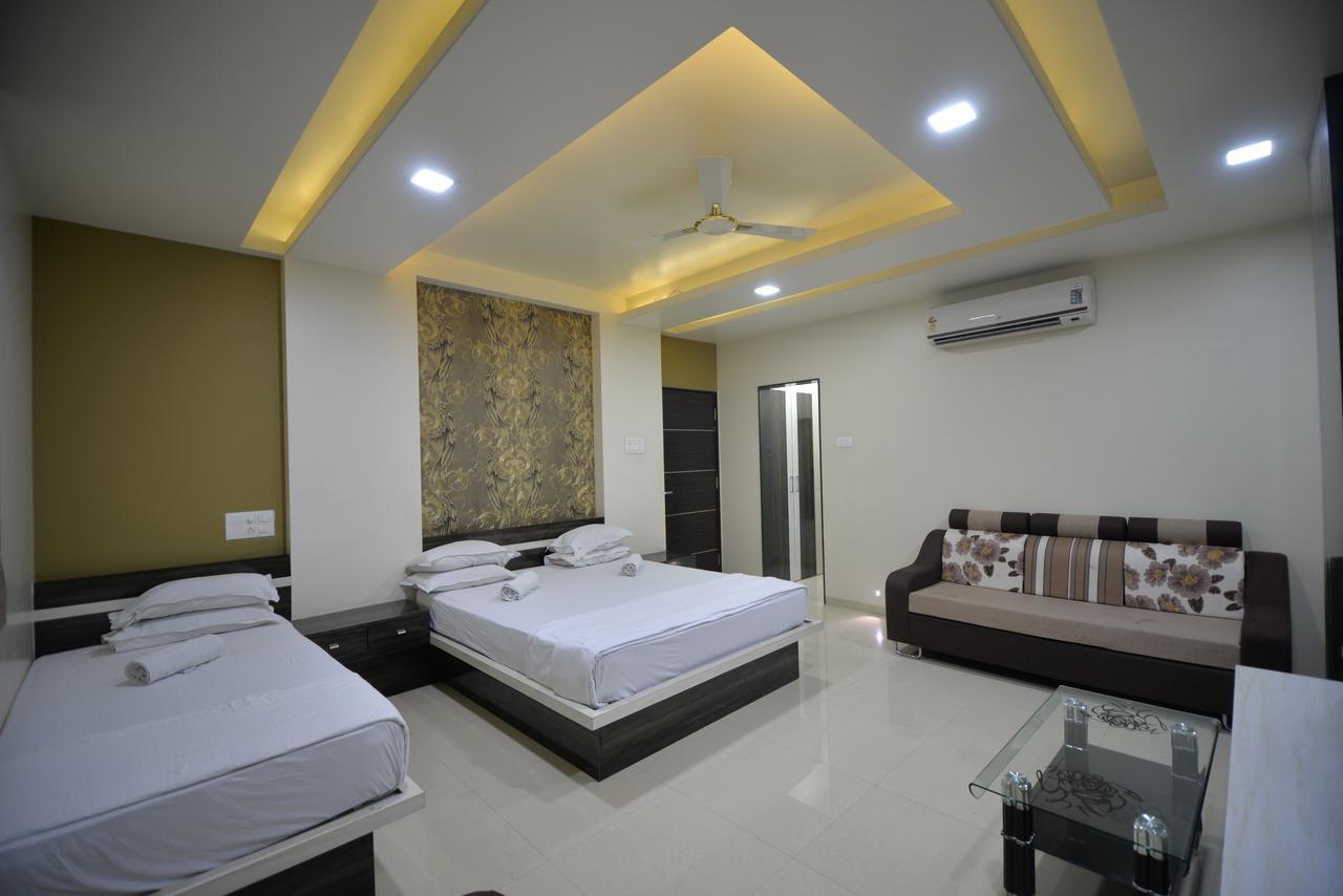 Hotel Radhe Krishna Solapur Exteriér fotografie